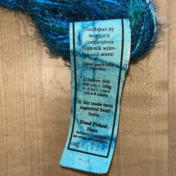 Frabjous Fibers Recycled Silk Yarn - Picture 4 of 4